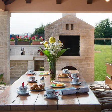 Villa Beautiful San Martino With Pool